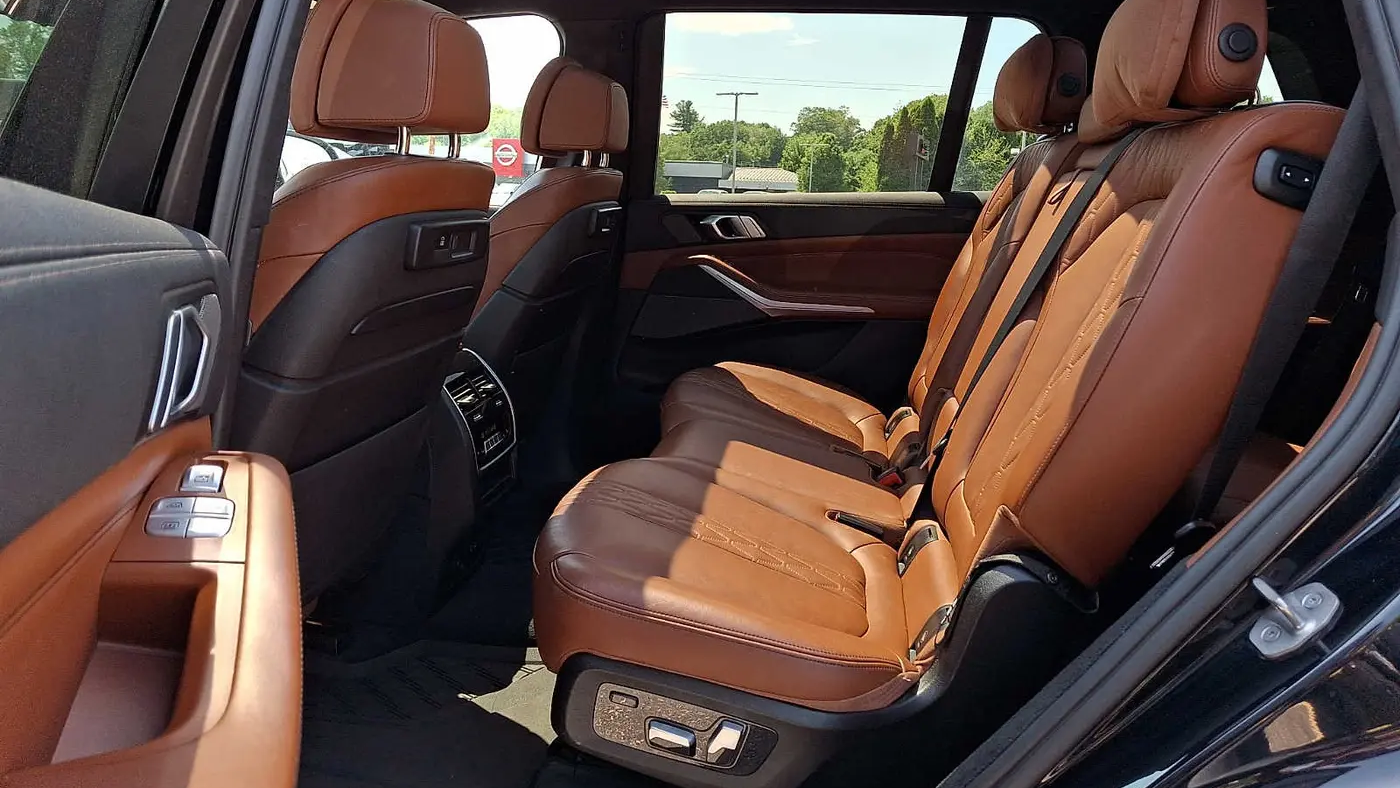 2022 BMW X7 M50i