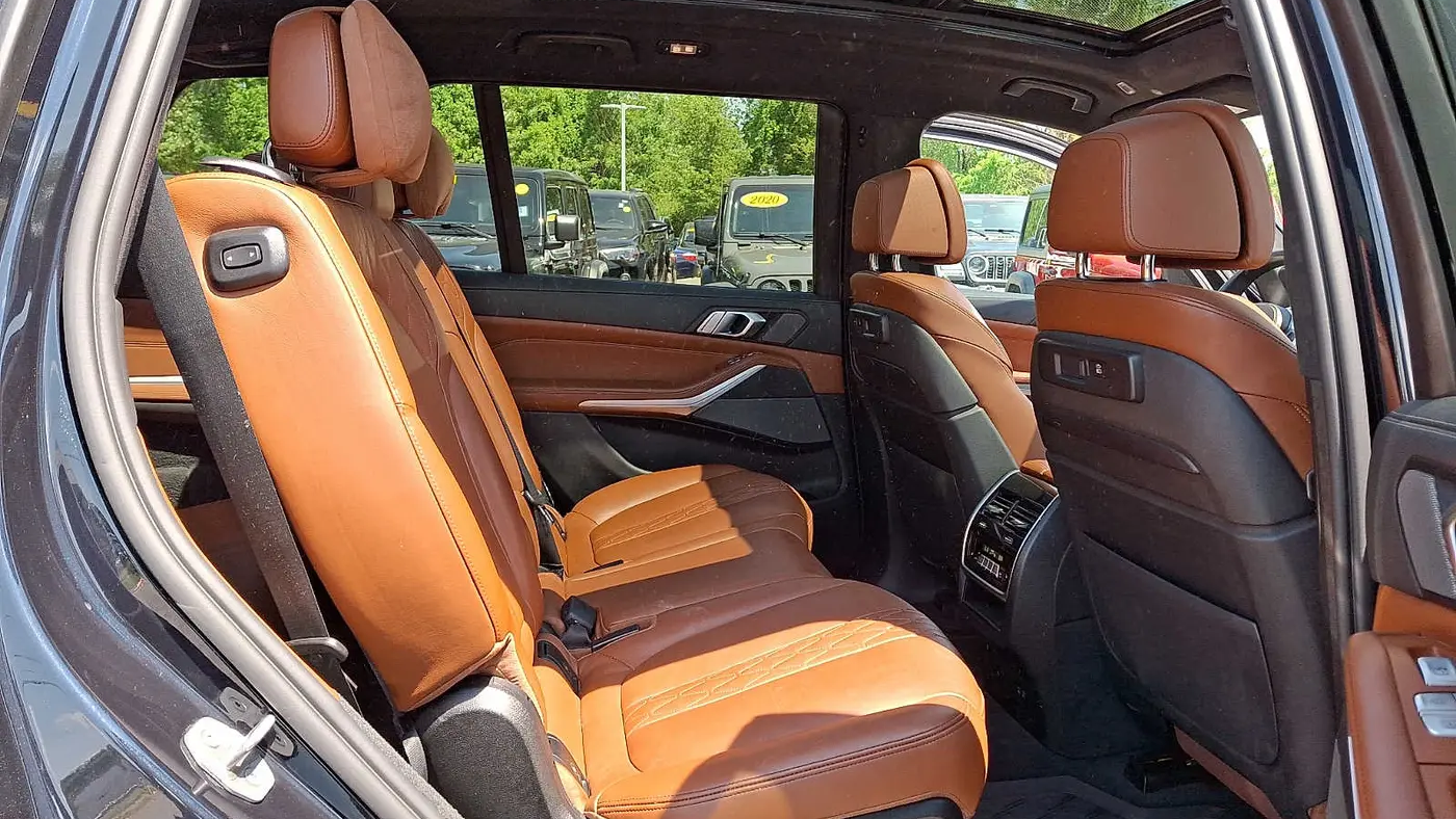 2022 BMW X7 M50i