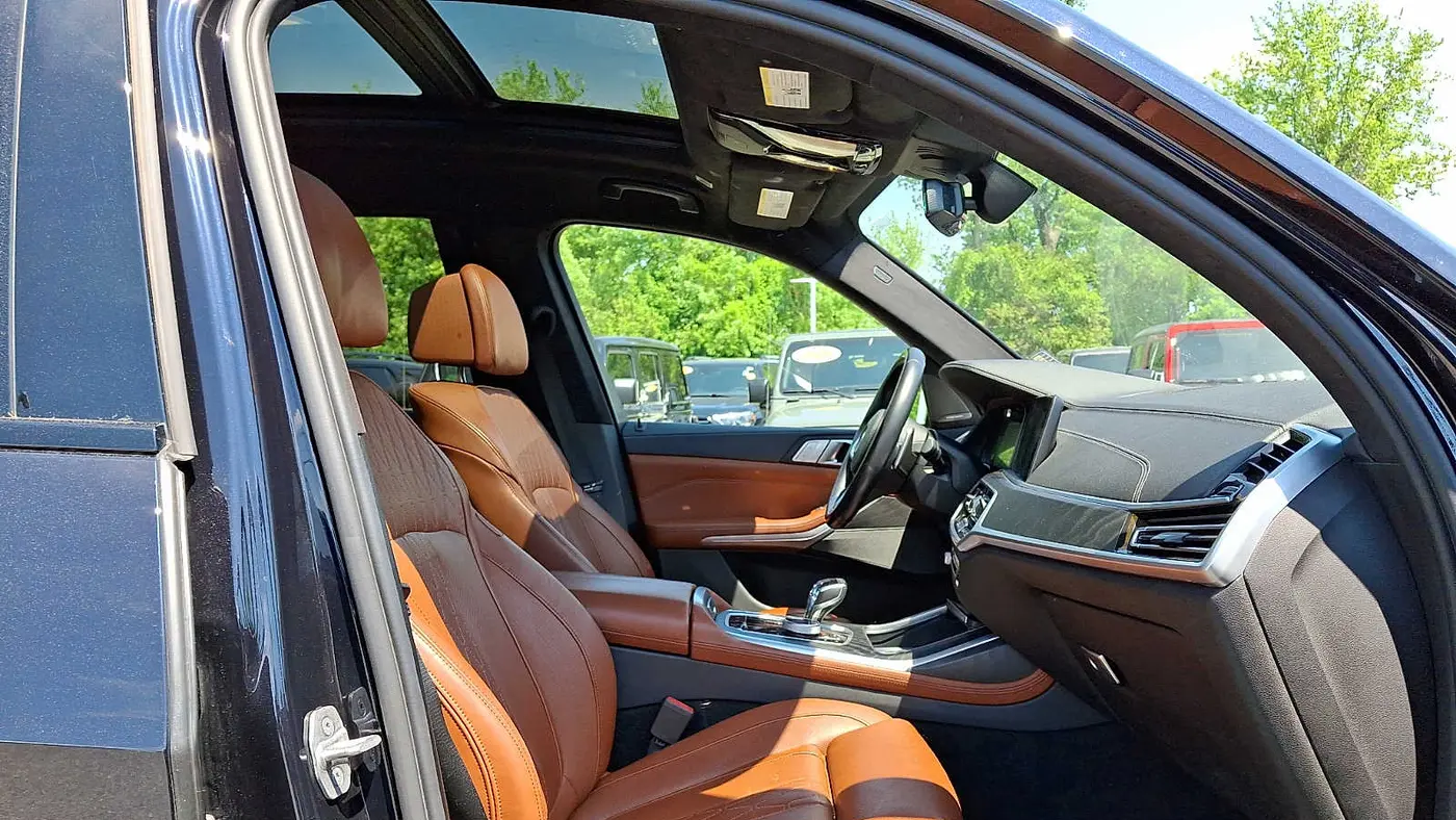 2022 BMW X7 M50i