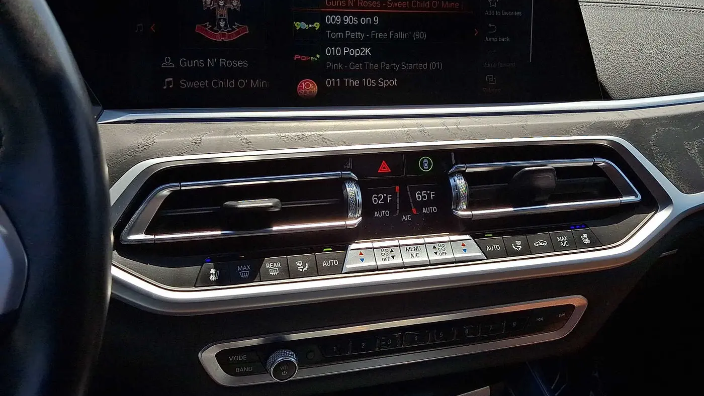 2022 BMW X7 M50i
