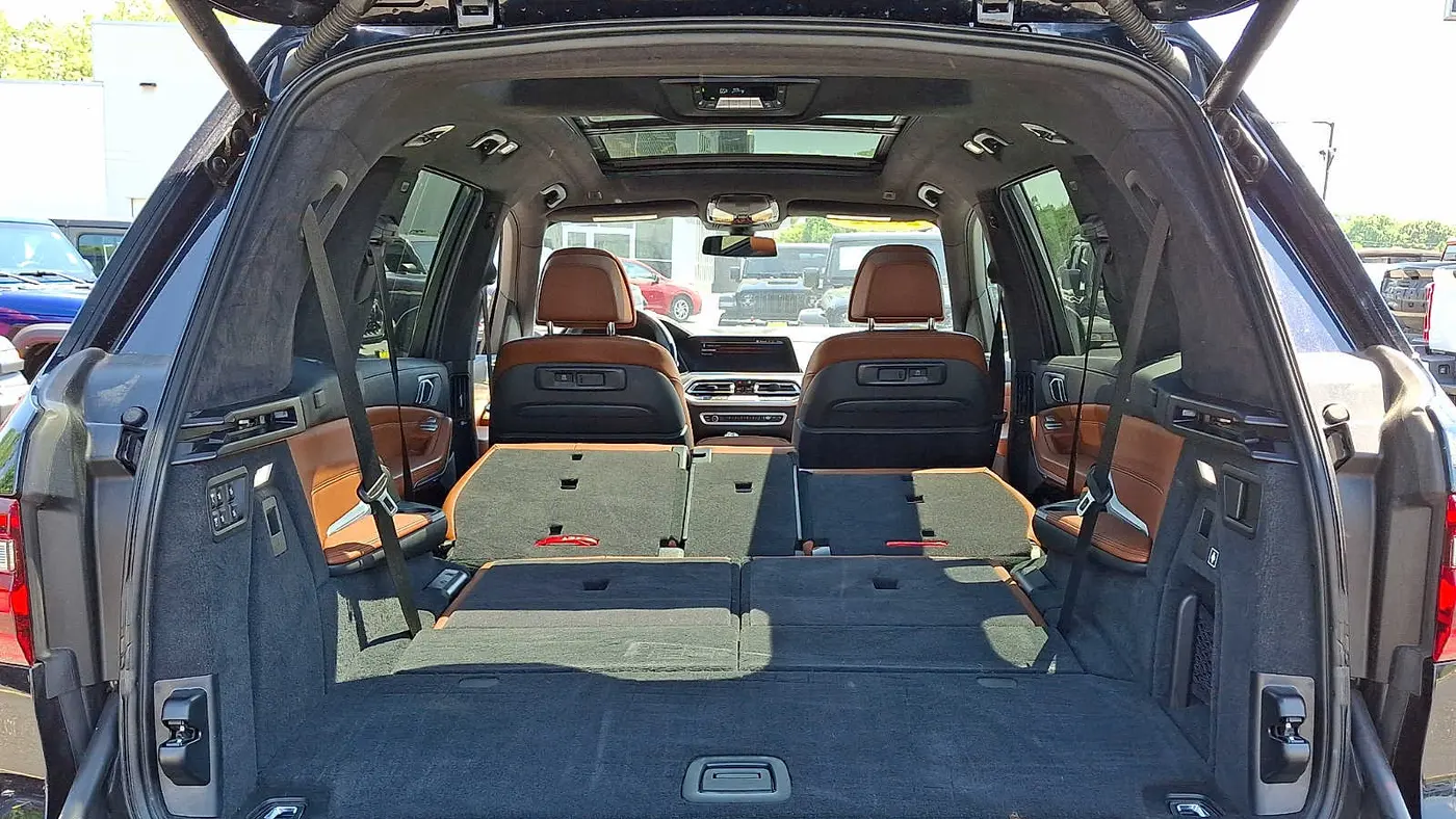 2022 BMW X7 M50i