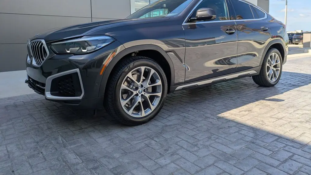 2023 BMW X6 xDrive40i