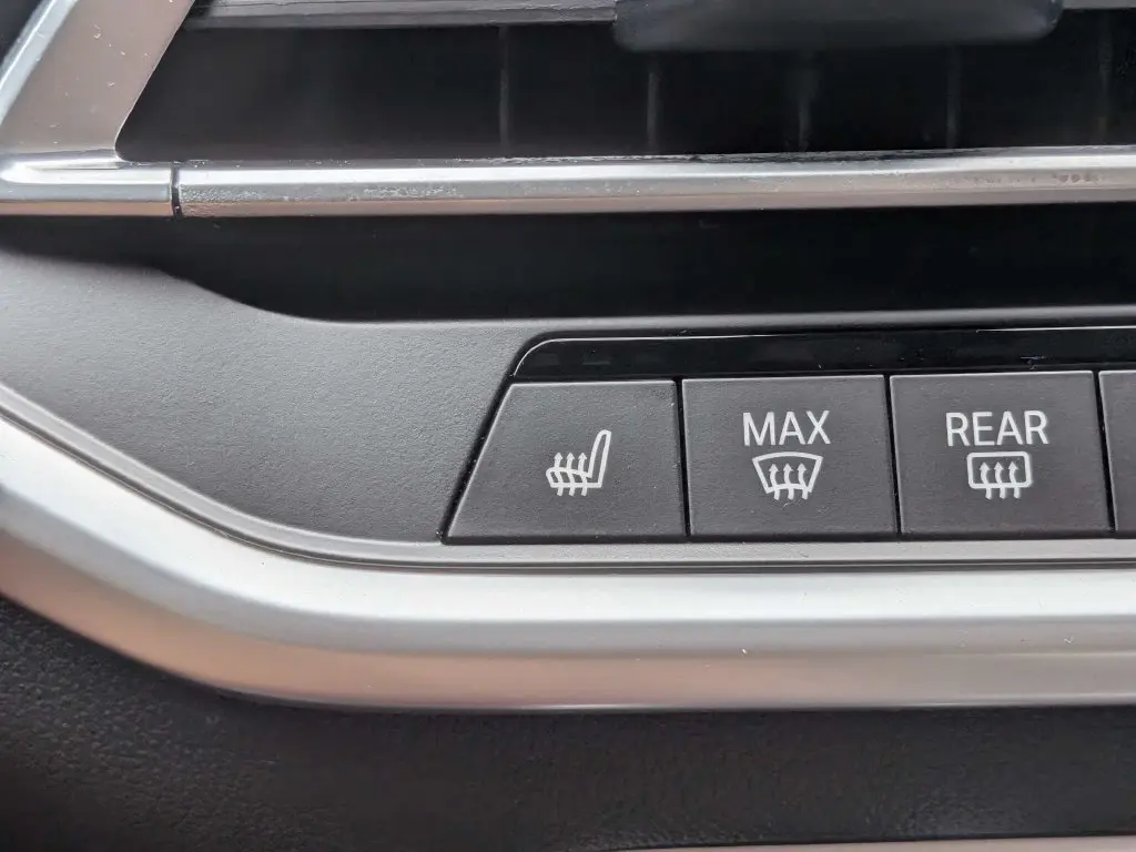 2022 BMW X6 - $49,776
