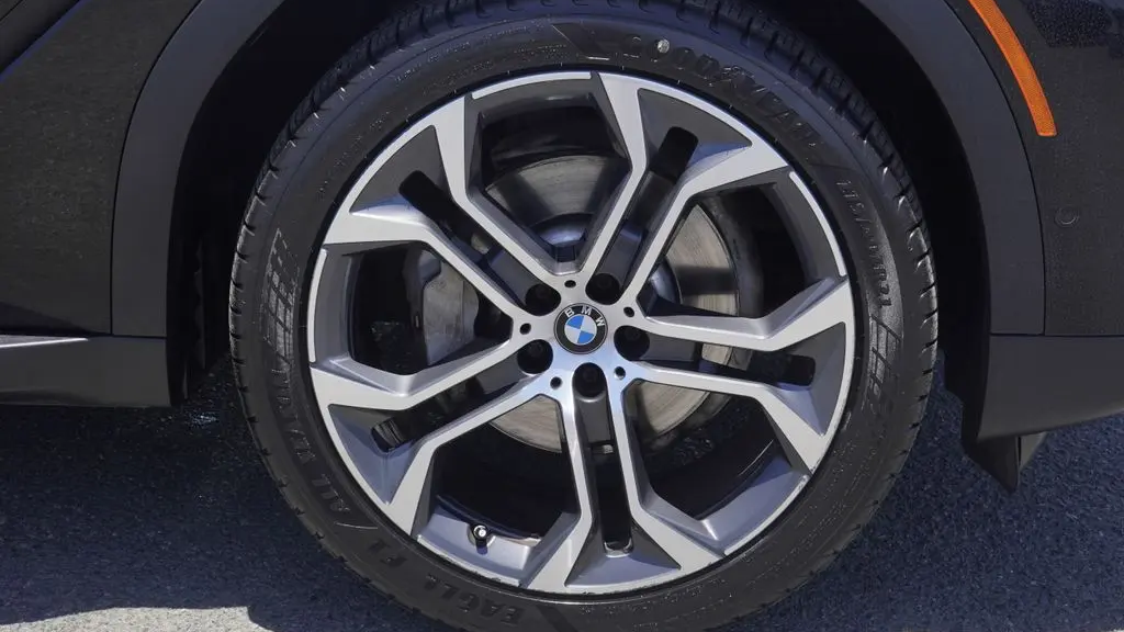 2022 BMW X6 xDrive40i