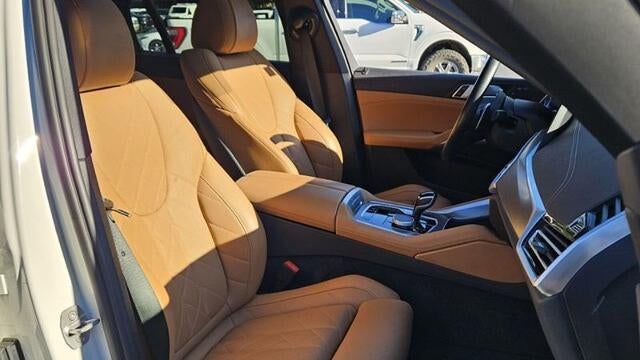 2023 BMW X6 xDrive40i