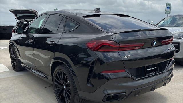 2021 BMW X6 M50i