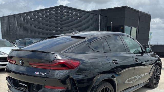 2021 BMW X6 M50i
