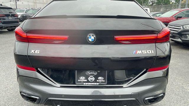 2021 BMW X6 M50i