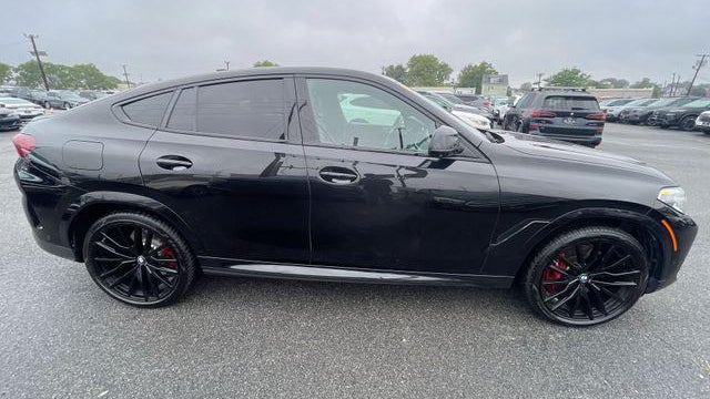 2021 BMW X6 M50i