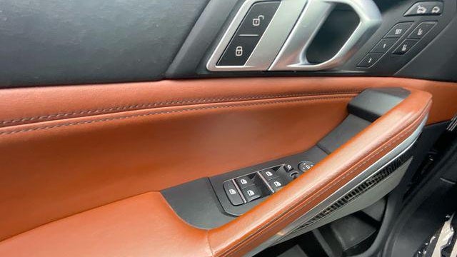 2021 BMW X6 M50i
