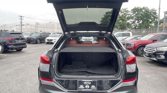 2021 BMW X6 M50i