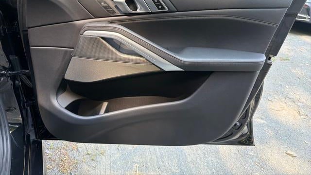 2021 BMW X6 M50i
