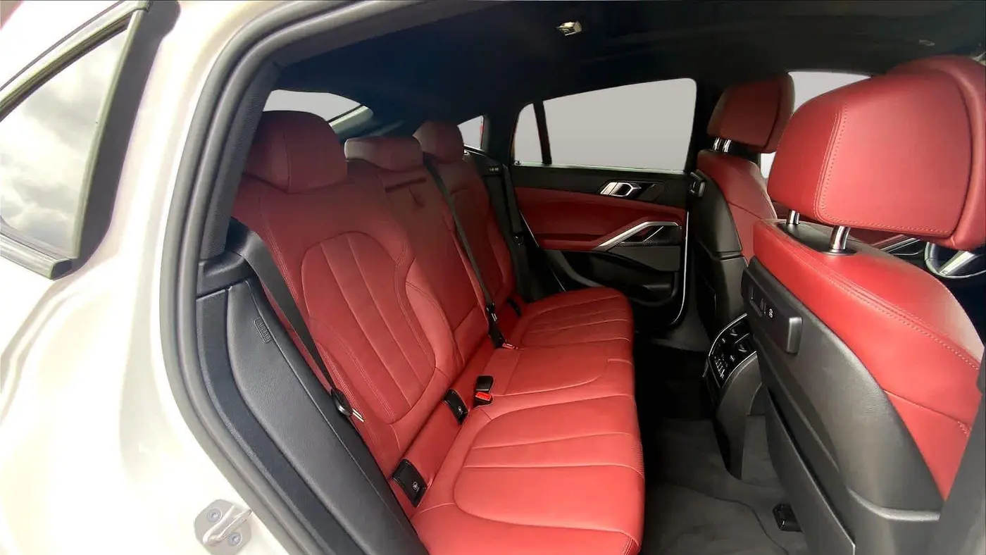 2021 BMW X6 M50i
