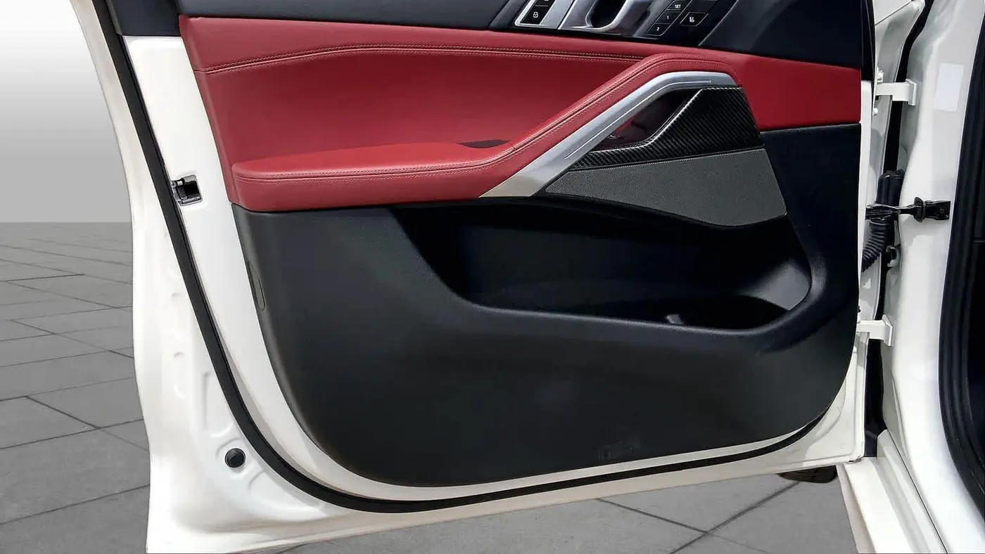 2021 BMW X6 M50i