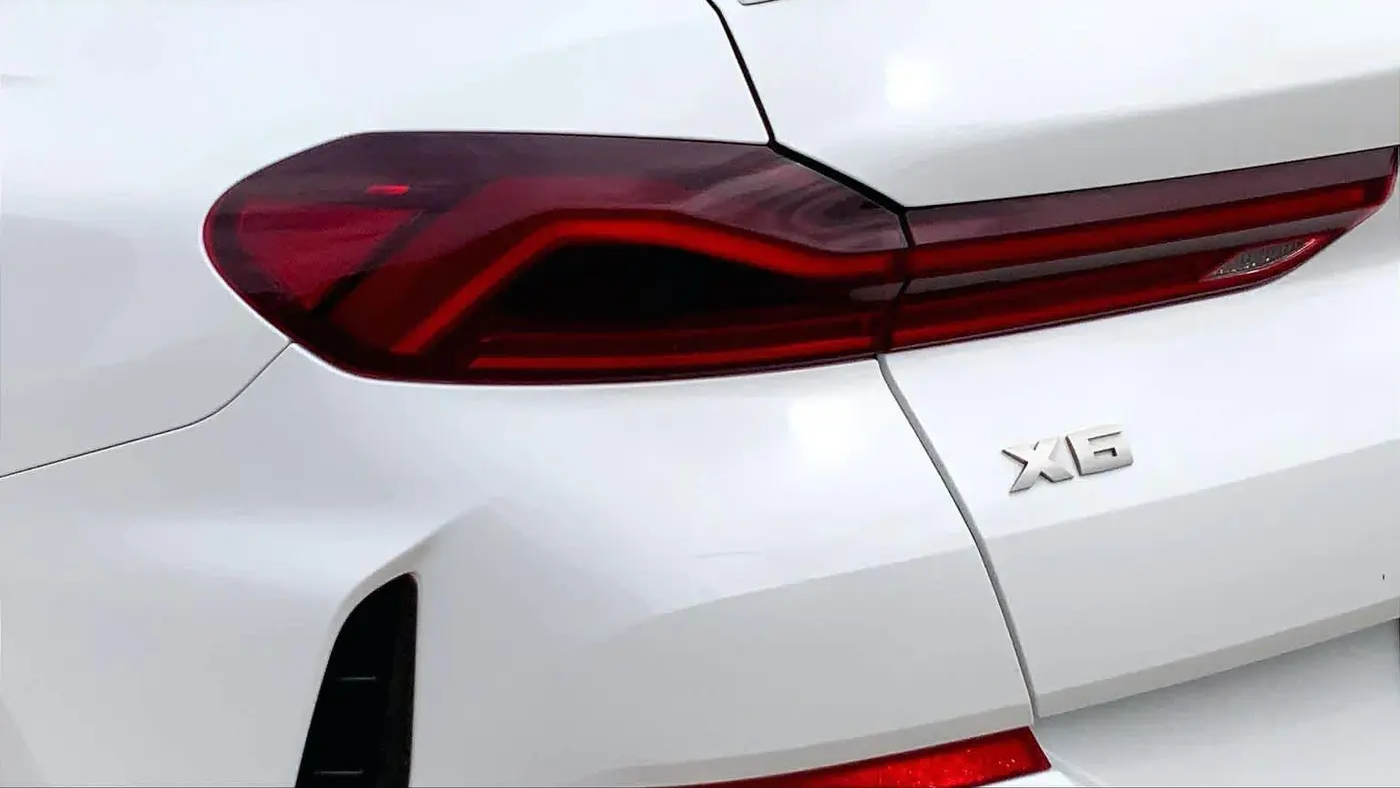 2021 BMW X6 M50i