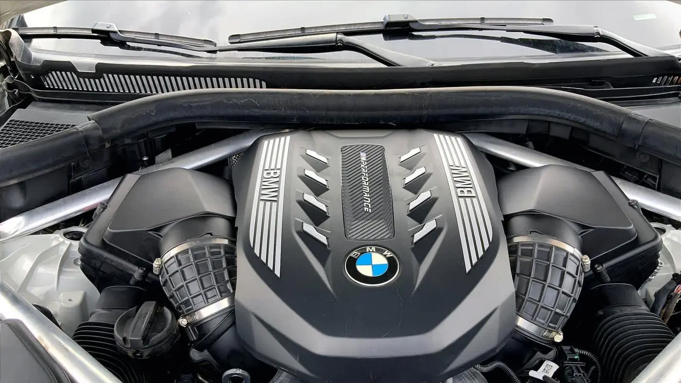 2021 BMW X6 M50i