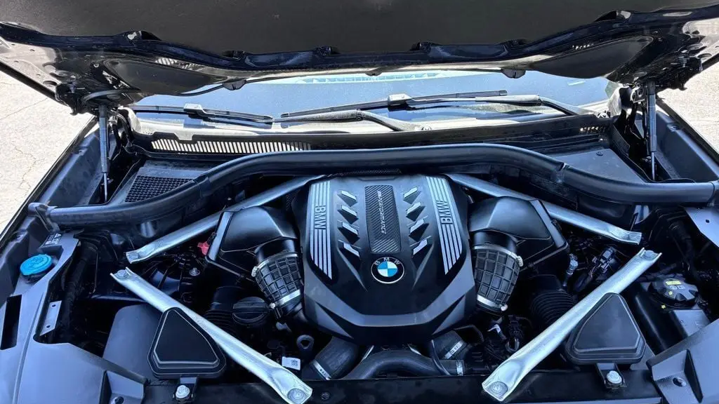 2023 BMW X6 M50i