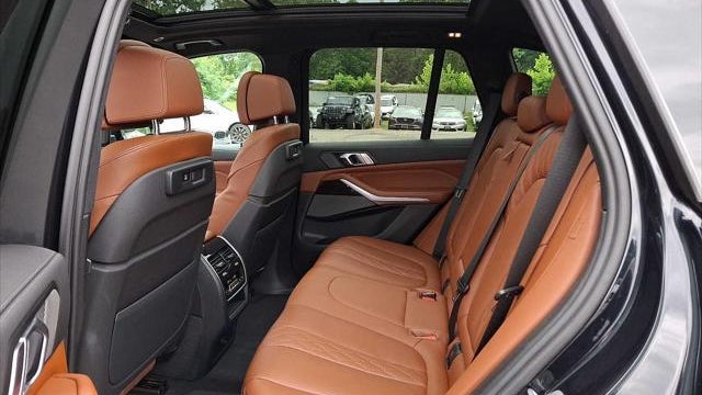 2023 BMW X5 M50i