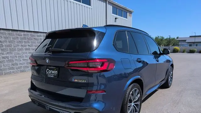 2022 BMW X5 M50i