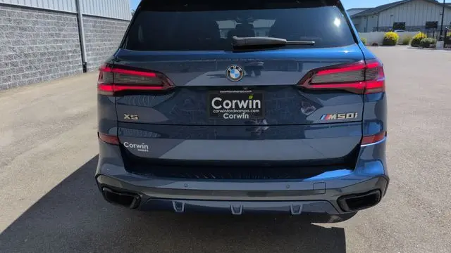 2022 BMW X5 M50i