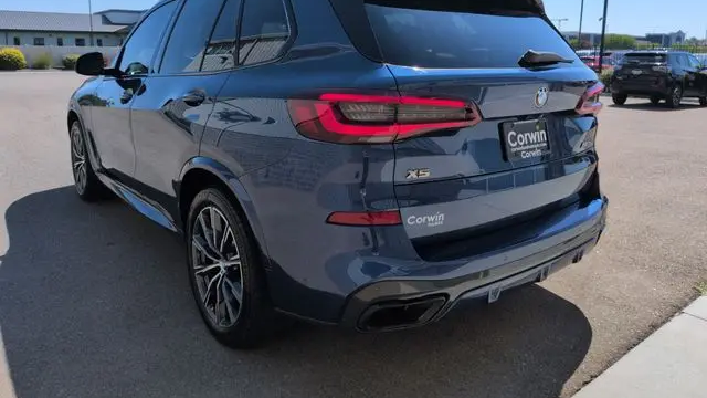2022 BMW X5 M50i