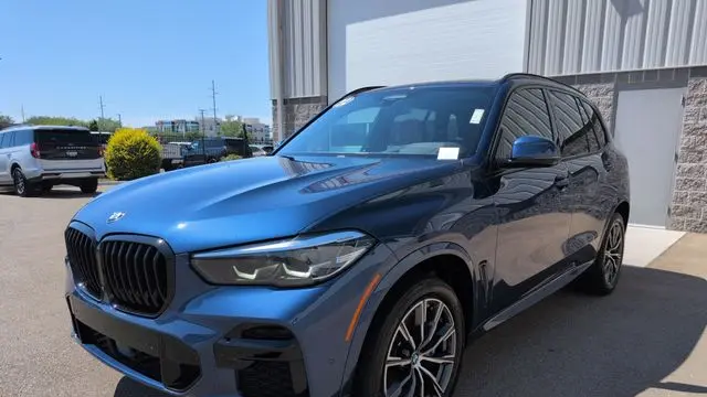 2022 BMW X5 M50i