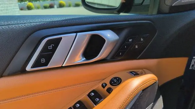 2022 BMW X5 M50i