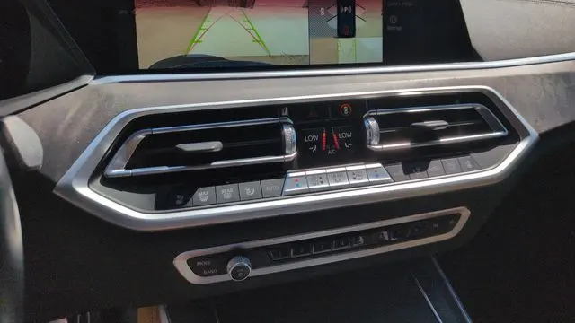 2022 BMW X5 M50i