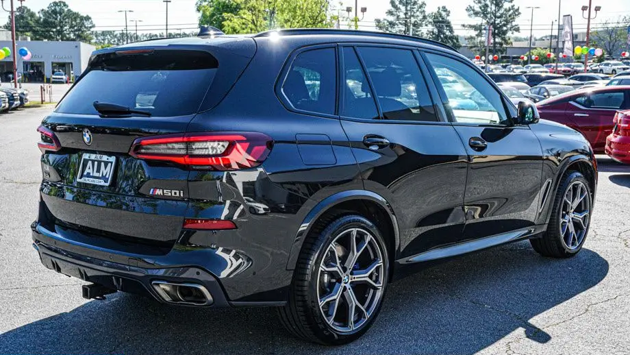 2023 BMW X5 M50i