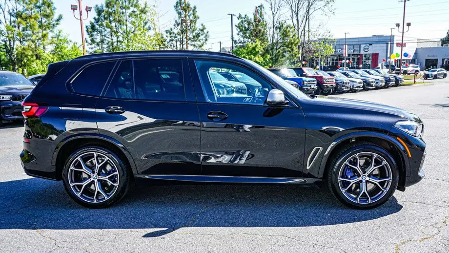2023 BMW X5 M50i