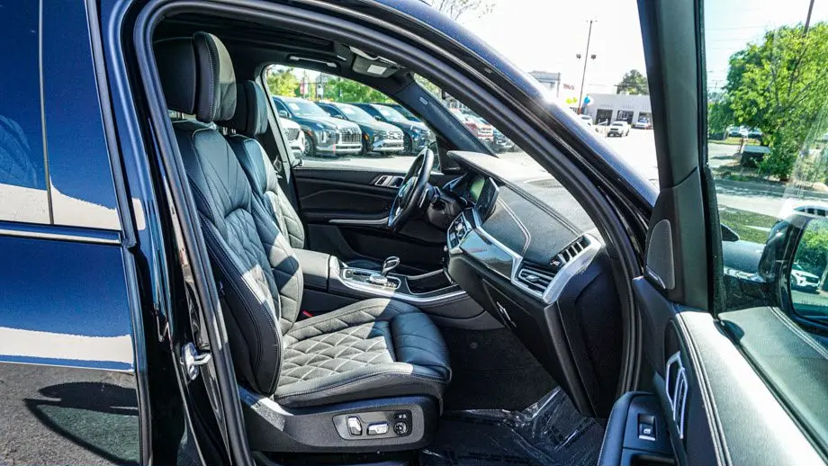 2023 BMW X5 M50i