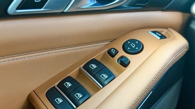 2023 BMW X5 M50i