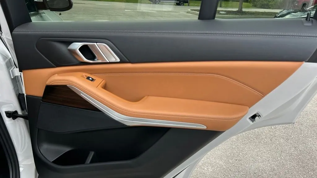 2023 BMW X5 xDrive45e