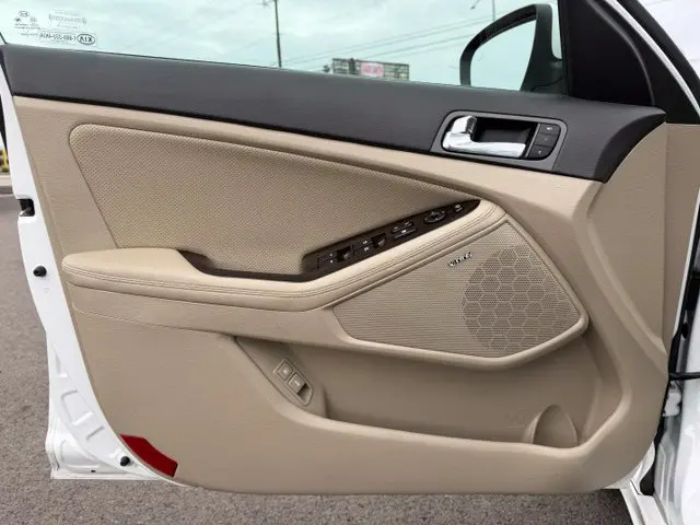 2014 Kia Optima - $12,329