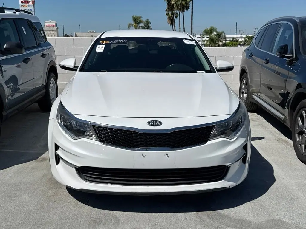 2016 Kia Optima - $11,998