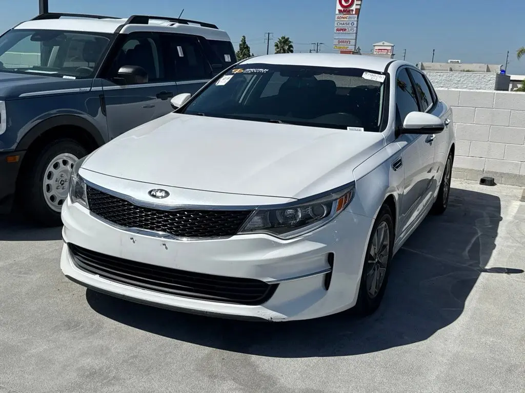 2016 Kia Optima - $11,998