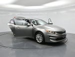 2016 Optima Thumbnail 32