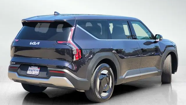 2026 Kia EV9 Light Long Range