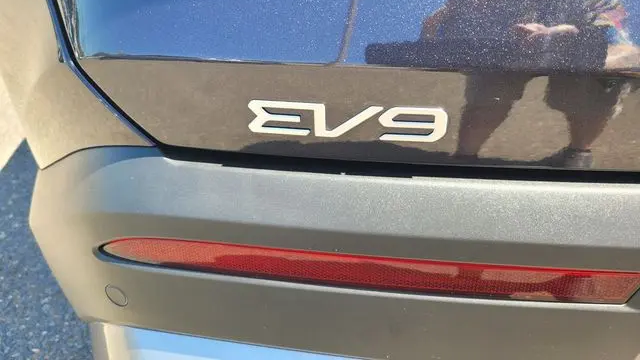 2026 Kia EV9 Light Long Range