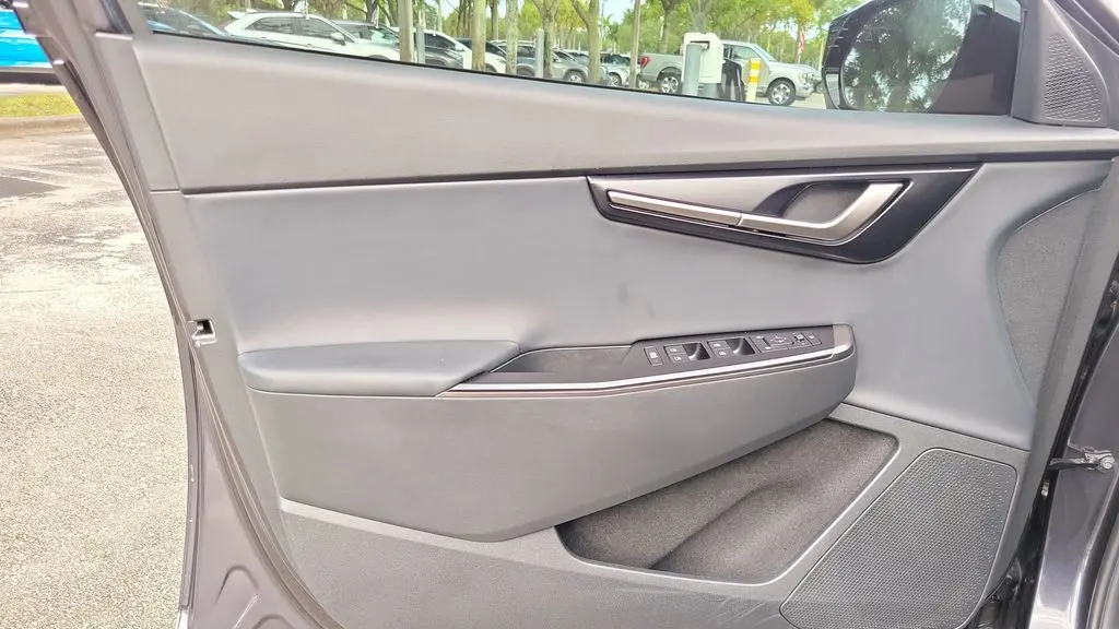 2025 Kia EV6 Light