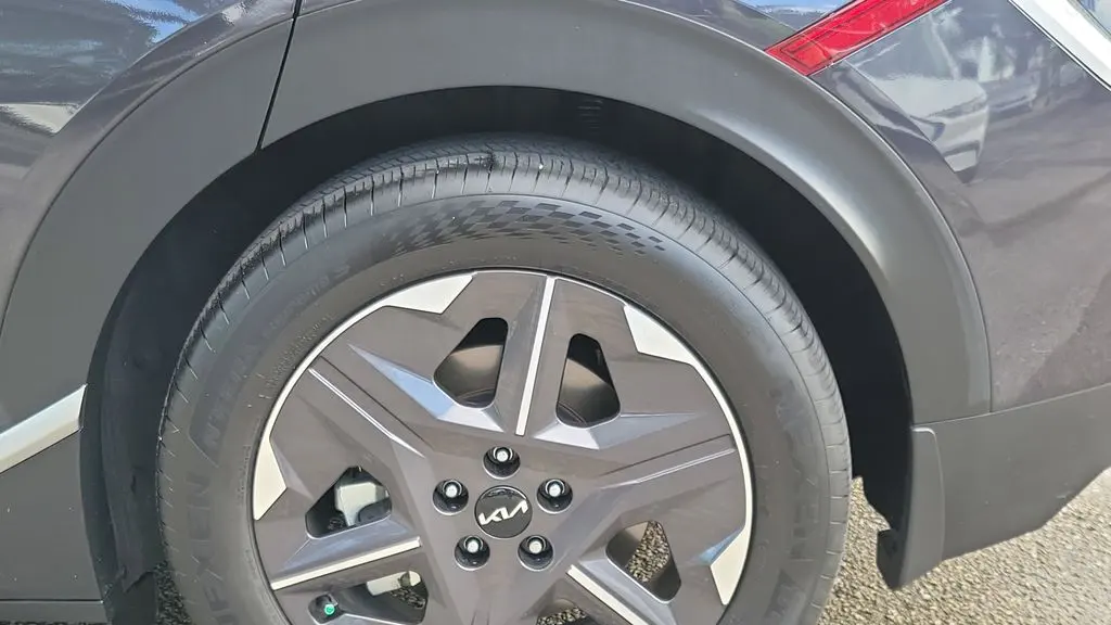 2025 Kia EV6 Light