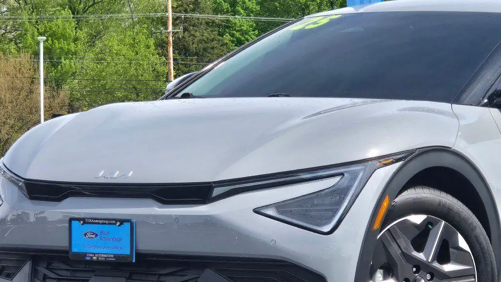 2025 Kia EV6 Wind