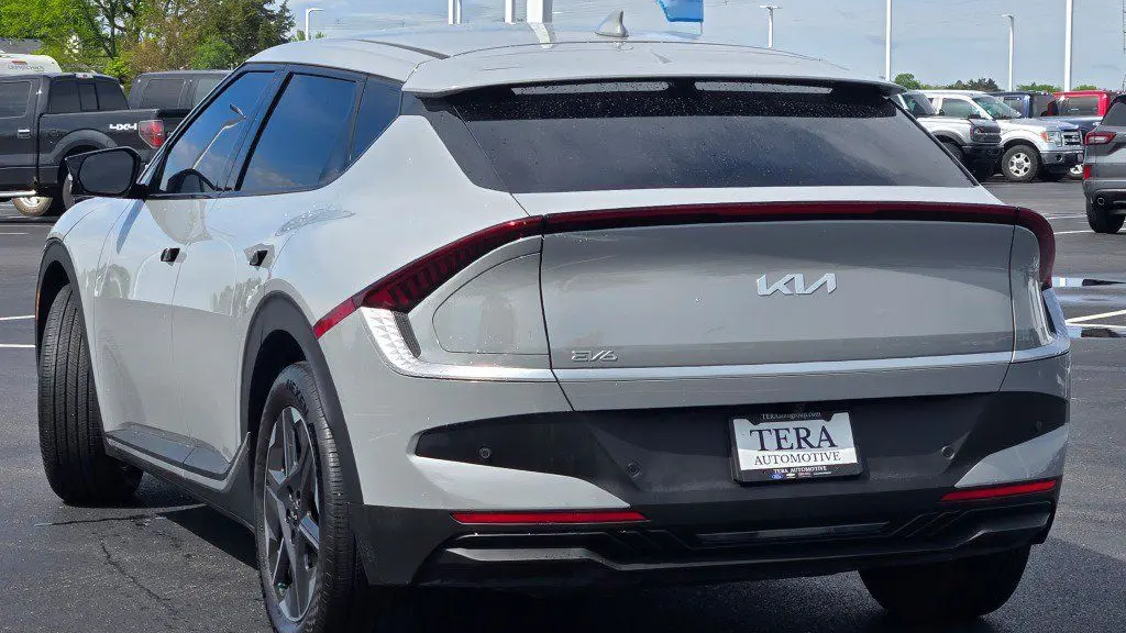 2025 Kia EV6 Wind