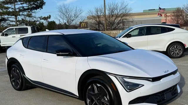 2025 Kia EV6 Light Long Range