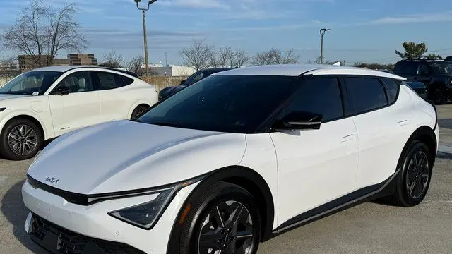 2025 Kia EV6 Light Long Range