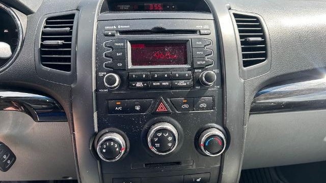2011 Kia Sorento LX