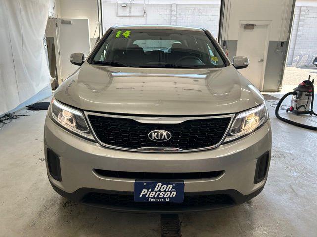 2014 Kia Sorento - $9,400