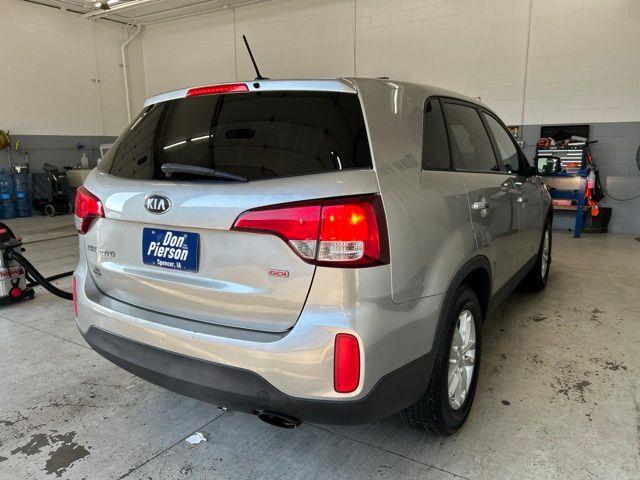 2014 Kia Sorento - $9,400