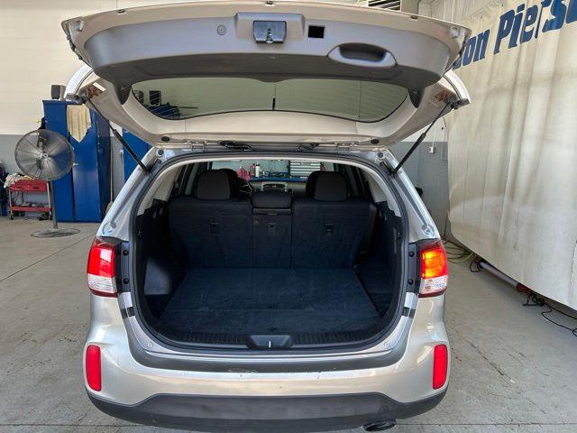 2014 Kia Sorento - $9,400