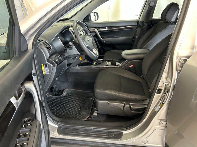 2014 Kia Sorento - $9,400